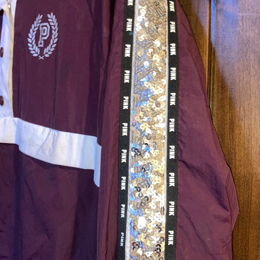 Burgundy wind breaker - Picture 4 of 7